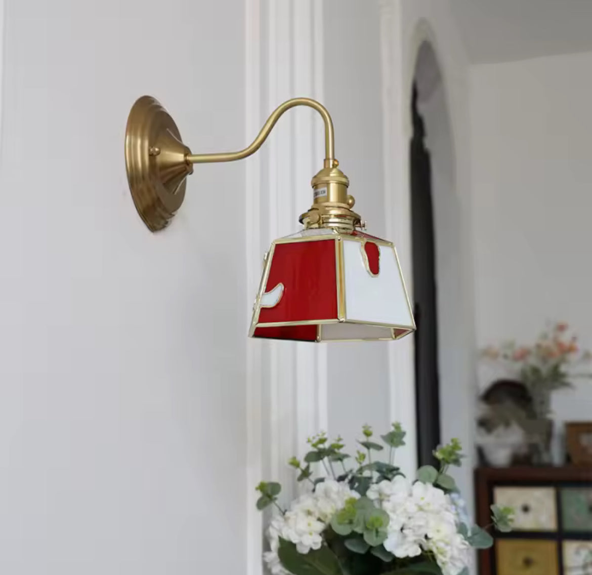 Stained glass wall light, side picture