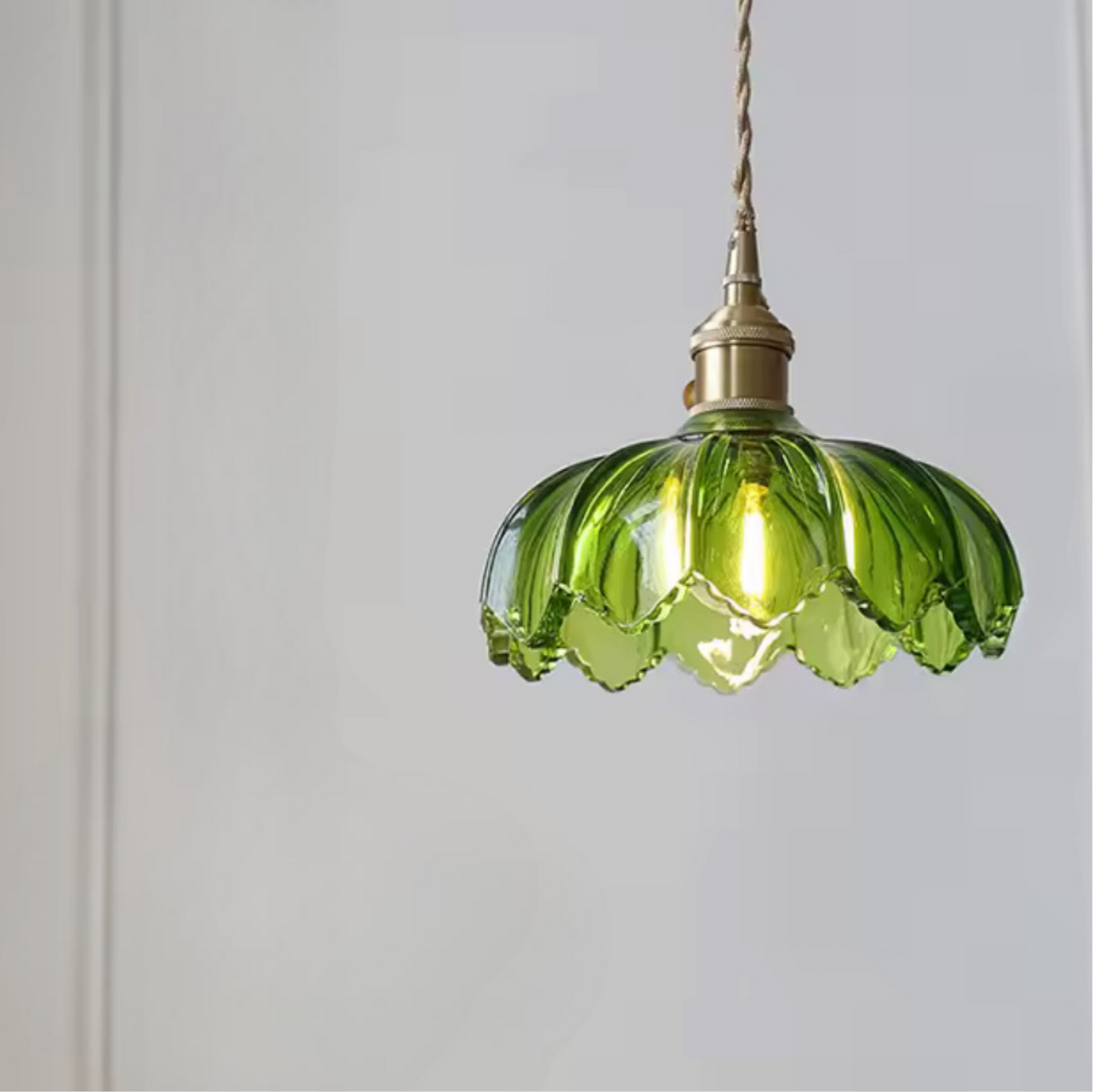 Stained glass pendant light, front picture