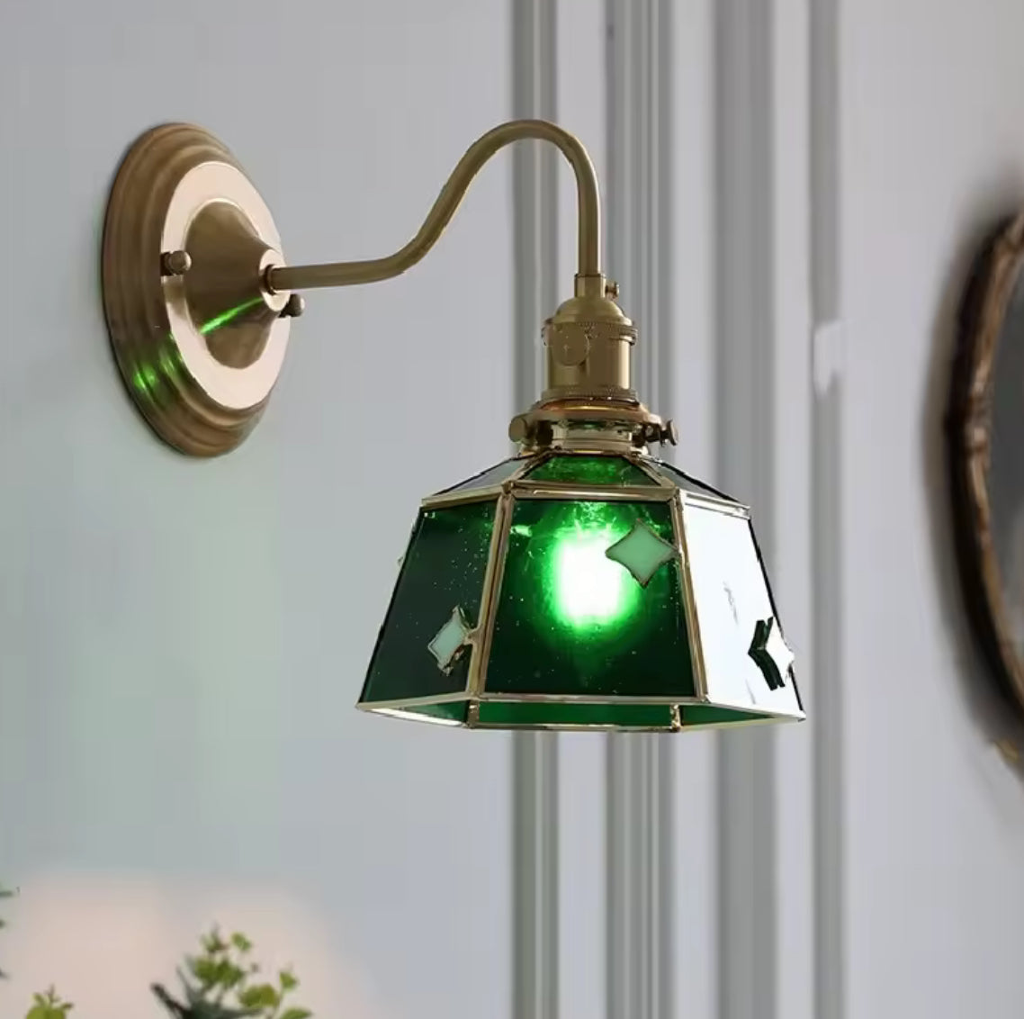 Stained glass wall light, side picture