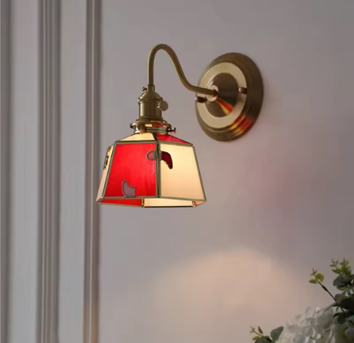 Stained glass wall light, side picture